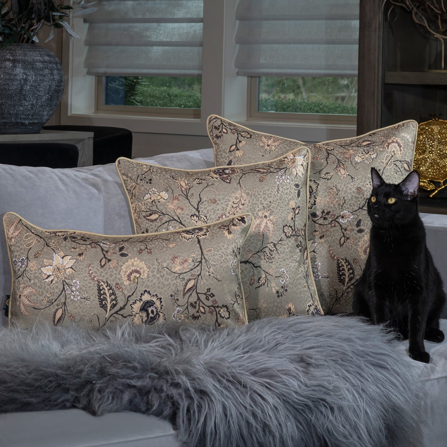 Ivory Garden (Cushion Cover)